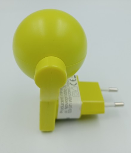 Nočná lampa do zásuvky s rozprávkovým displejom