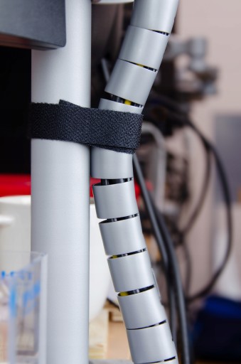 NEKU Organizér na káble a kryt na káble 25mm 2m