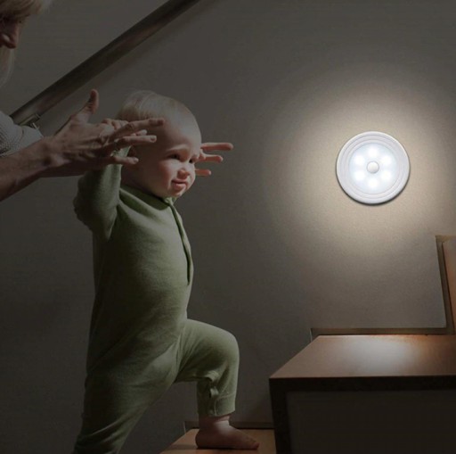 LED lampa, pohybový senzor súmraku, háčik na BATÉRIE