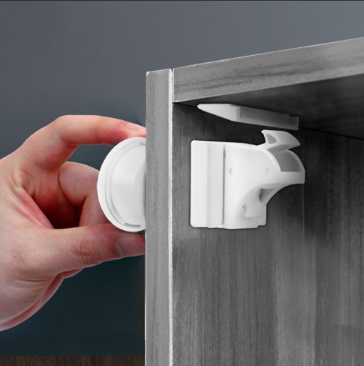 Kľúč na magnetické zámky na skrinkách a zásuvkách