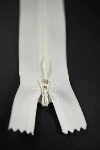 Skrytý zips C5 40cm široký Biely