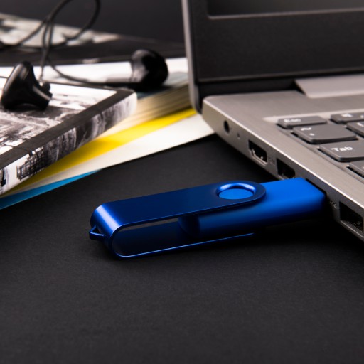 rôzne farby PENDRIVE 4 GB USB 2.0 FLASH TWISTER