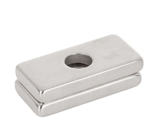 Neodymový tanierový magnet s otvorom na skrutku 20x10x3mm 2ks GEKO G02422