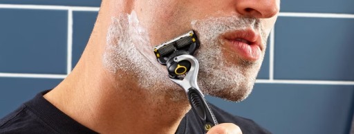 Gillette Pena na holenie 200 ml Sensitive