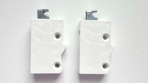UPEVŇOVACÍ UNIVERZÁLNY VEŠIAK NA BIELE SKRIŇKY x2