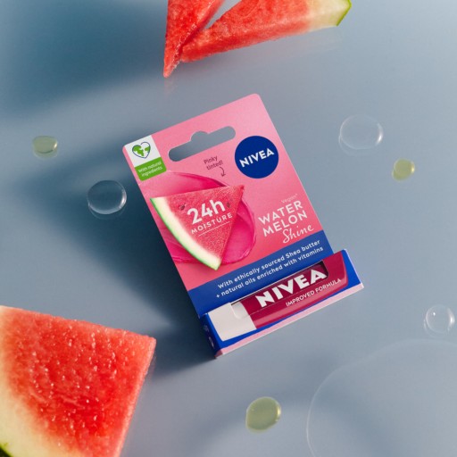NIVEA Ošetrujúci rúž Watermelon Shine 4,8g