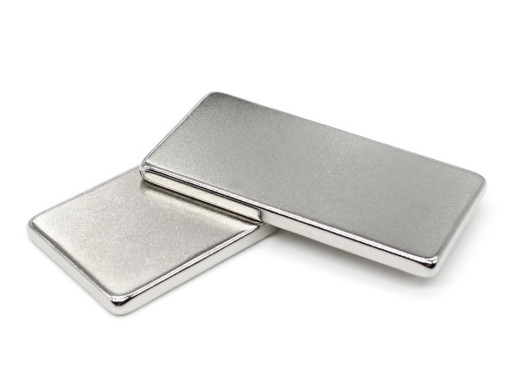 SILNÝ TANIER NEODYMOVÝ MAGNET 40x20x3