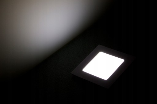 Zápustné štvorcové stropné svietidlo LED panel 6W CCD 3 FARBY