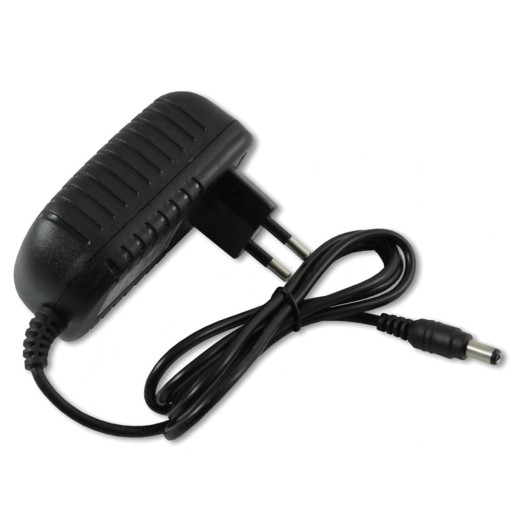 Zásuvný spínaný zdroj LED 12V 2A DC 24W