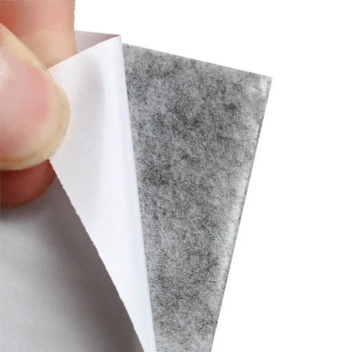SAMOLEPIACA PLSTENÁ PODLOŽKA NA NÁBYTOK fi 100x100 10cmX10cm NA REZANIE