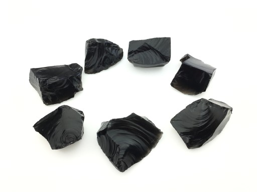 prírodný čierny obsidián, surová hrudka, 4-5 cm
