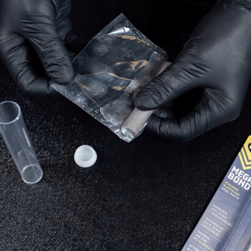 K2 MEGA BOND Oceľová epoxidová plastelína 40g