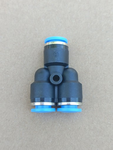 Konektor Y-T Pneumatický zásuvný rozbočovač fi 6mm PY 6