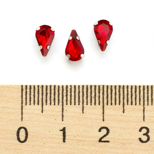 Kamienky na šitie v košíku, sklo a mosadz, kvapka, 8x5,5x4mm, 10ks