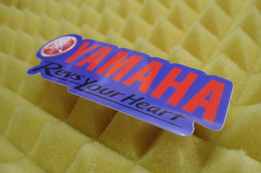 NÁLEPKA YAMAHA NÁLEPKA YAMAHA RACING 10,1 x 3,6 cm