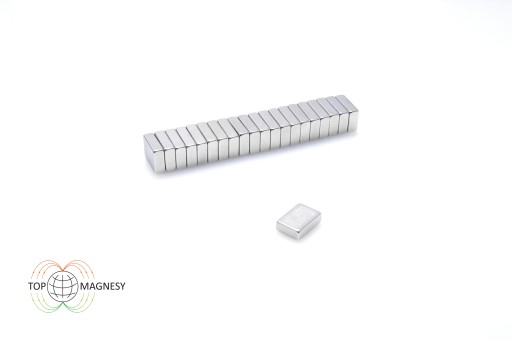 Neodymový tanierový magnet 10x7x3 N38 10 ks.