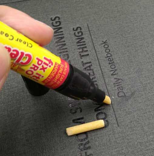 MARKER Pastelkový popisovač na škrabance v laku auta