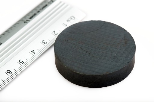 VALCOVÝ FERITOVÝ MAGNET 45x10 - 4 KS