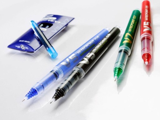 Guľôčkové pero pre 0,5mm náplň PILOT V5 + ČIERNE náplne 1+3