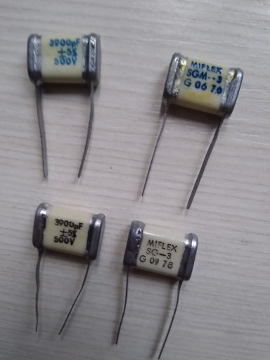 KONDENZÁTOR 3,9nF 500V 5% SILVER MICA SG-3 a SGM-3 set=3
