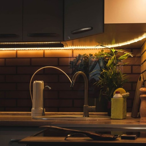 VODEODOLNÝ LED pás HADICA 8 Teplá 230V vonkajšia flexibilná 1M