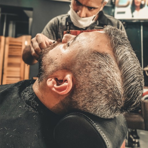 KADERNÍK CAPE VEĽKÁ SALÓNOVÁ ZÁstera ÚČESY