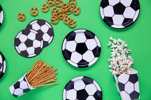 Futbalové taniere, 18 cm (1 balenie / 6 ks) na dekoráciu narodeninovej oslavy