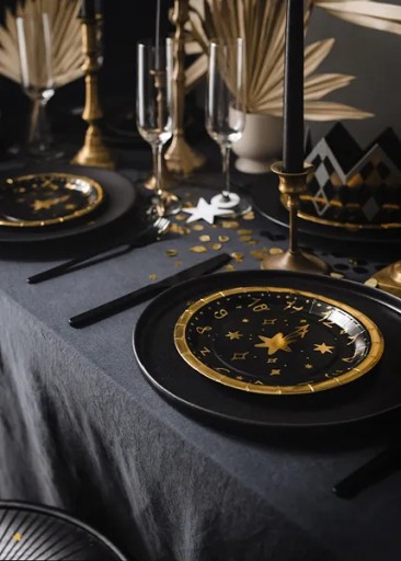 PÁRTY PAPIEROVÉ TANIERE SILVESTR SILVESTR HODINY ČIERNA 18cm 6 kusov