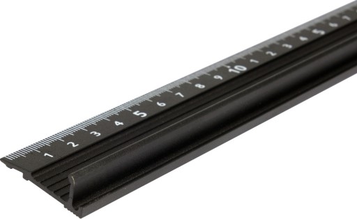HLINÍKOVÉ PRAVIDLO S OCHRANNÝM PROFILOM A RÚČKOU 30CM