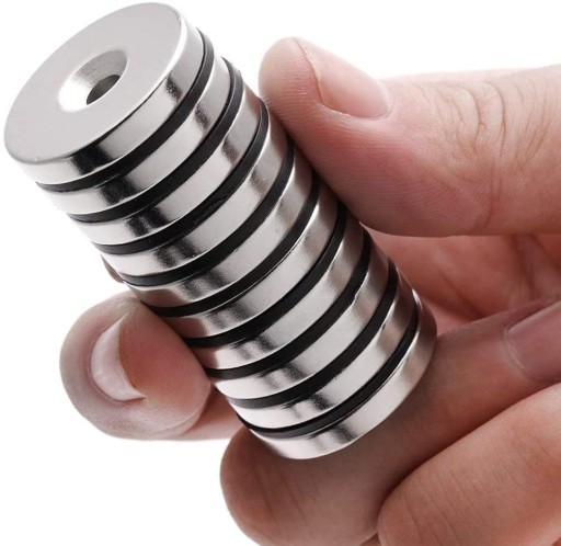 NEODYMIOVÝ MAGNET S OTVOROM NA SKRUTKU 25X5 SILNÝ
