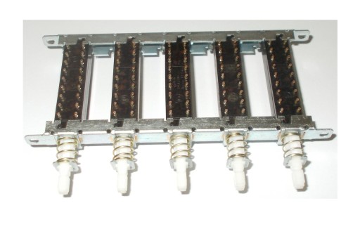 ISOSTAT 18pinový 5x bistabilný nezávislý UNITRA (65