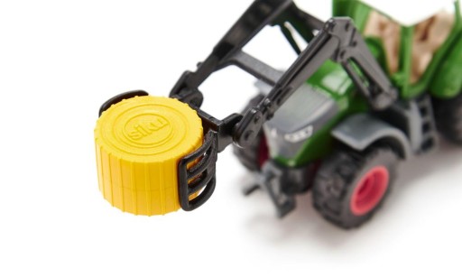SIKU 1539 FENDT TRAKTOR S DRPATKOM BALÍKOV