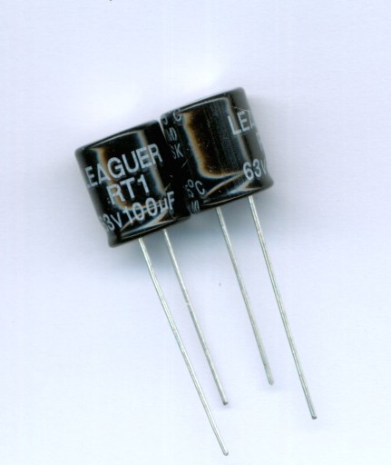 100uF 63V 100 µF 63V LEAGUER (20 KS) ELEKTROLYTICKÝ KONDENZÁTOR