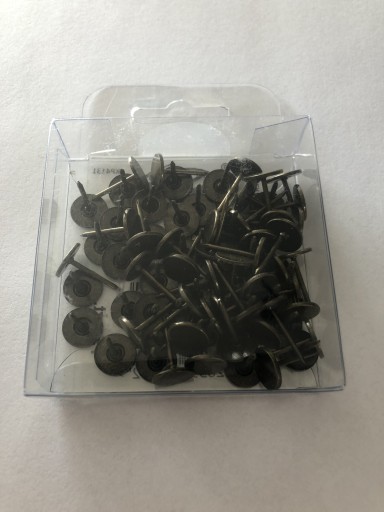 GOMBÍKY NA ČALÚNENIE mosadzné špendlíky 11 mm - 75 ks