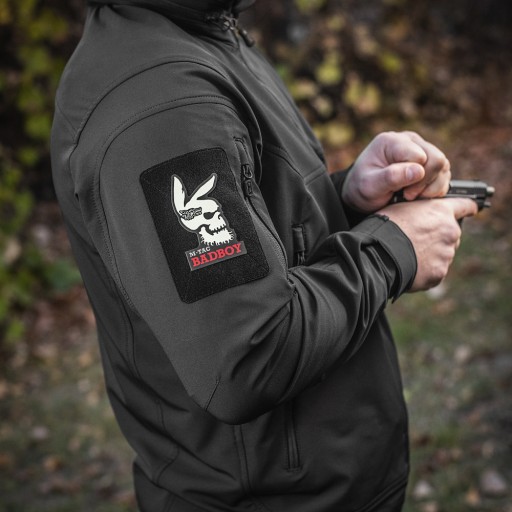 NÁŠIVKA ZNAKU BAD BOY, SVIETEĽNÝ VELCRO M-TAC, ČIERNA
