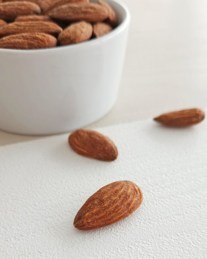 Celé pražené solené mandle 250g pražené mandle so soľou Chrumkavá SNACK