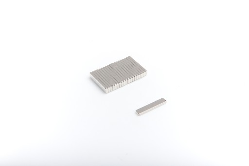 Neodymový tanierový magnet MPŁ 25x5x2 N38 10 ks