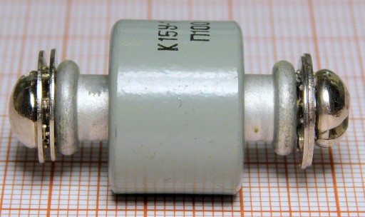 Keramický kondenzátor 1,5pF 6kV 5kWar P100 K15U