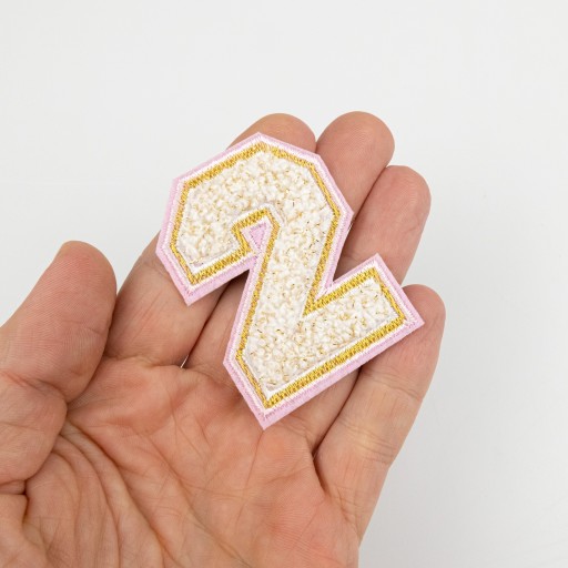 PATCH vyšívaný nápis s veľkým číslom 2 DWA