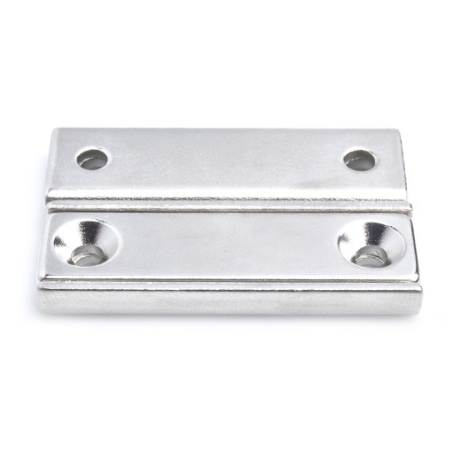 Magnetický držiak na tanier s otvorom na skrutku UMP 40x13,5x5 N 1 kus
