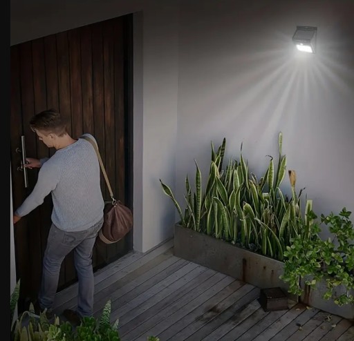 HALOGÉNOVÁ SOLARNÁ LED LAMPA S POHYBOVÝM A SÚMRAKOVÝM SNÍMAČOM, VONKAJŠIA
