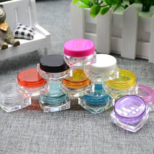 Štvorcová plastová nádoba 3ml - skrutkovacia, OR304