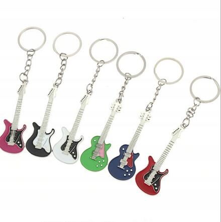 Kľúčenka na elektrickú gitaru biela najlepší darček pre gitaristu