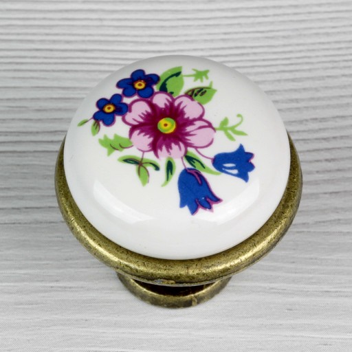 NÁBYTOKOVÝ GOMBÍK PORCELÁNOVÁ SKRINÍKOVÝ GOMBÍK SO VZOROM