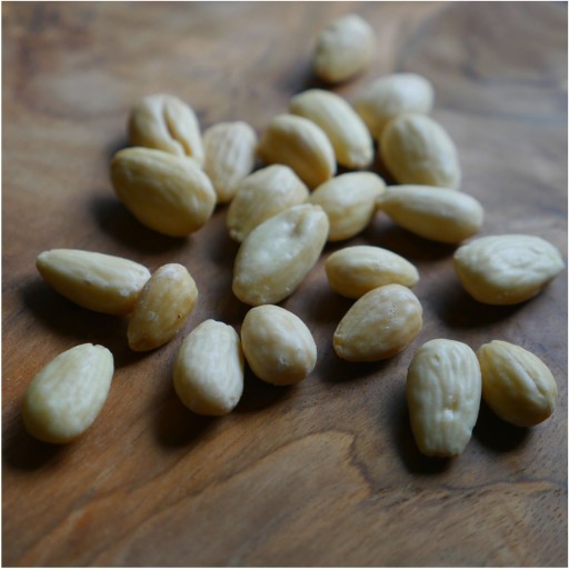 MANDLE CELÉ BLANČENÉ 250g HiFOOD PREMIUM