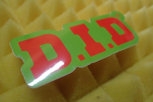 D.I.D.D.I.D. NÁLEPKA NÁLEPKA 7,6 x 3 cm