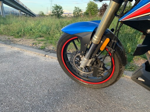 Nálepky pruhy na ráfiky, kolesá motocykla, veľkosti, farby