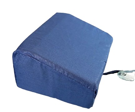 POHODLNÝ BEDROVÝ CESTOVNÝ VANKÚŠ S PRÍSAVKOU
