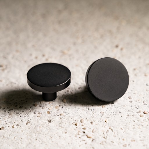 NÁBYTKOVÁ ÚCHYTKA NÁBYTKOVÁ KĽÚČKA MAT BLACK LOFT 30mm modern