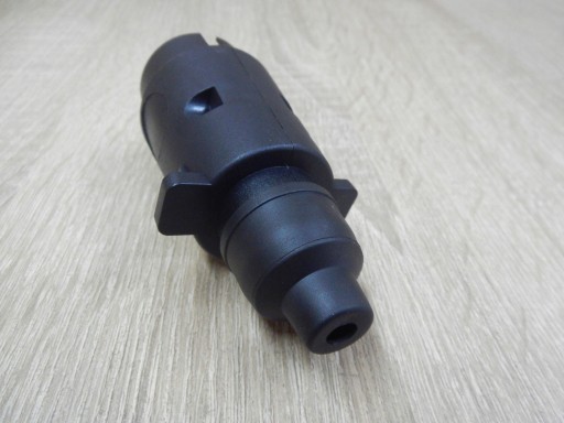 Zástrčka prívesu Príves plastový 7 PIN 12V